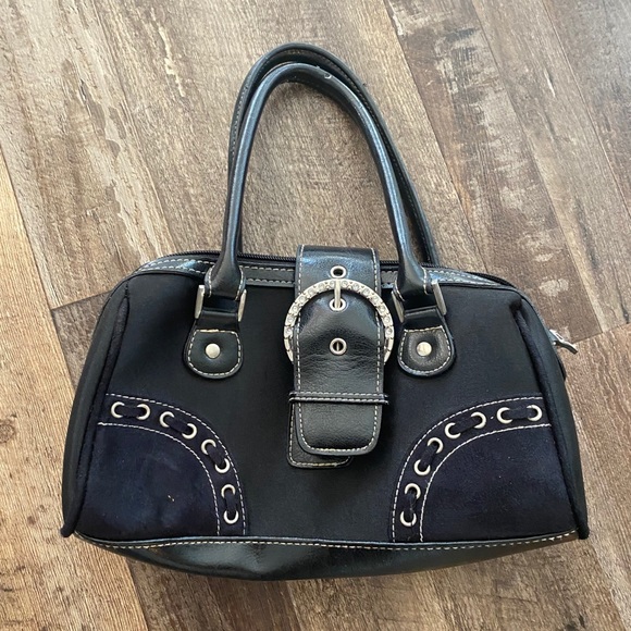 Cute buckle purse - Picture 2 of 6